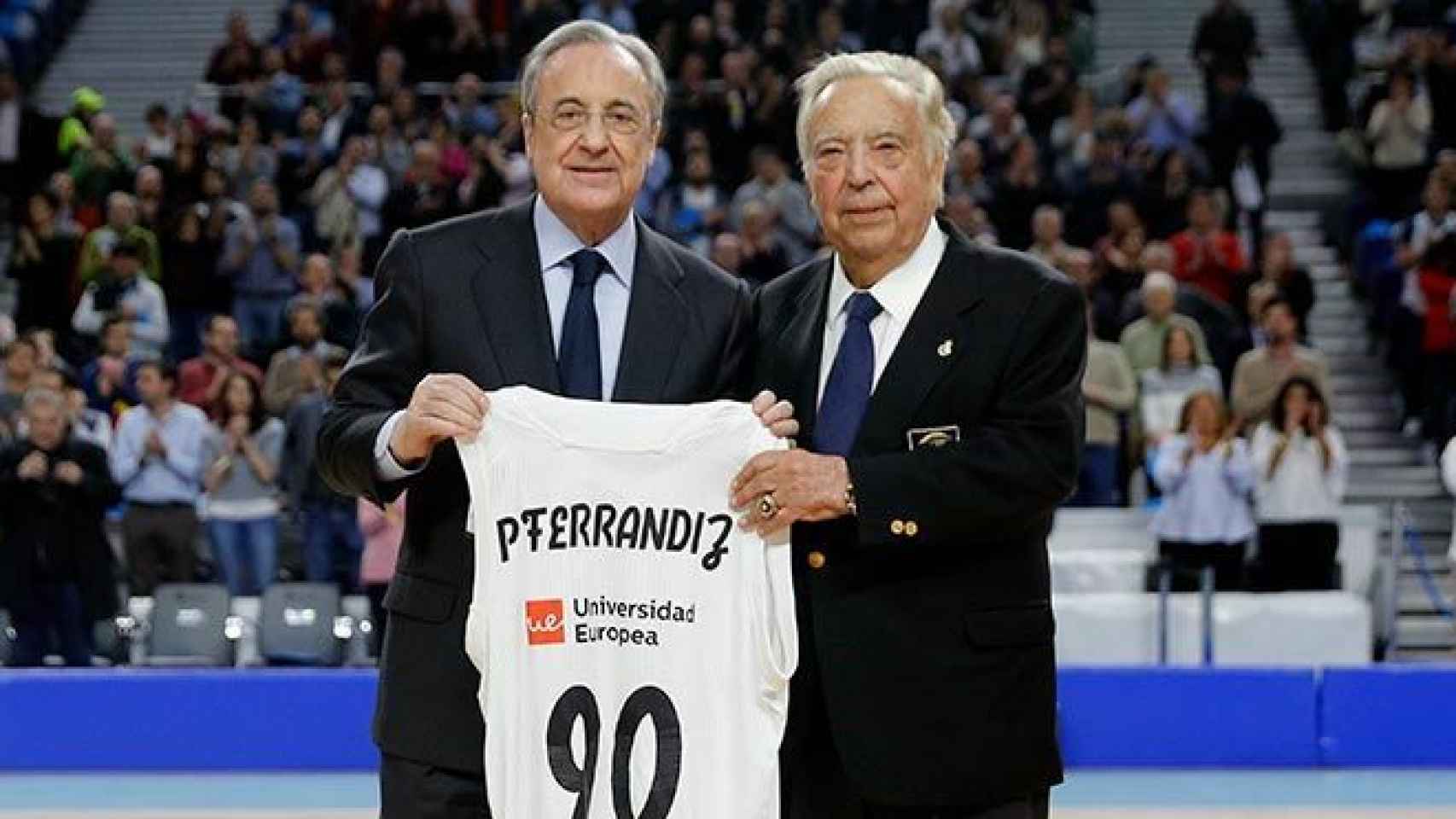 Ferrándiz con Florentino Pérez en el homenaje del Real Madrid
