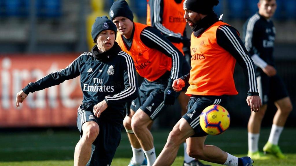 Modric y Carvajal durante el entrenamiento