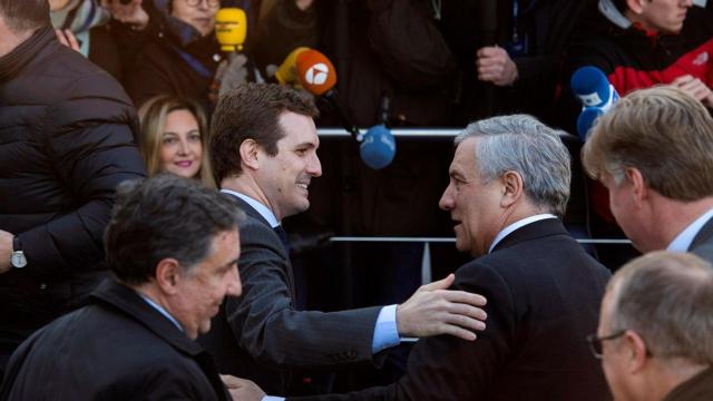 Casado saluda al presidente de la Eurocámara en Bruselas