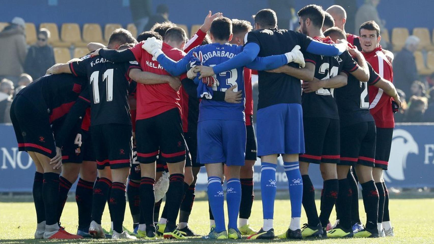 La plantilla del Reus. Foto: Twitter (@cfreusdeportiu)