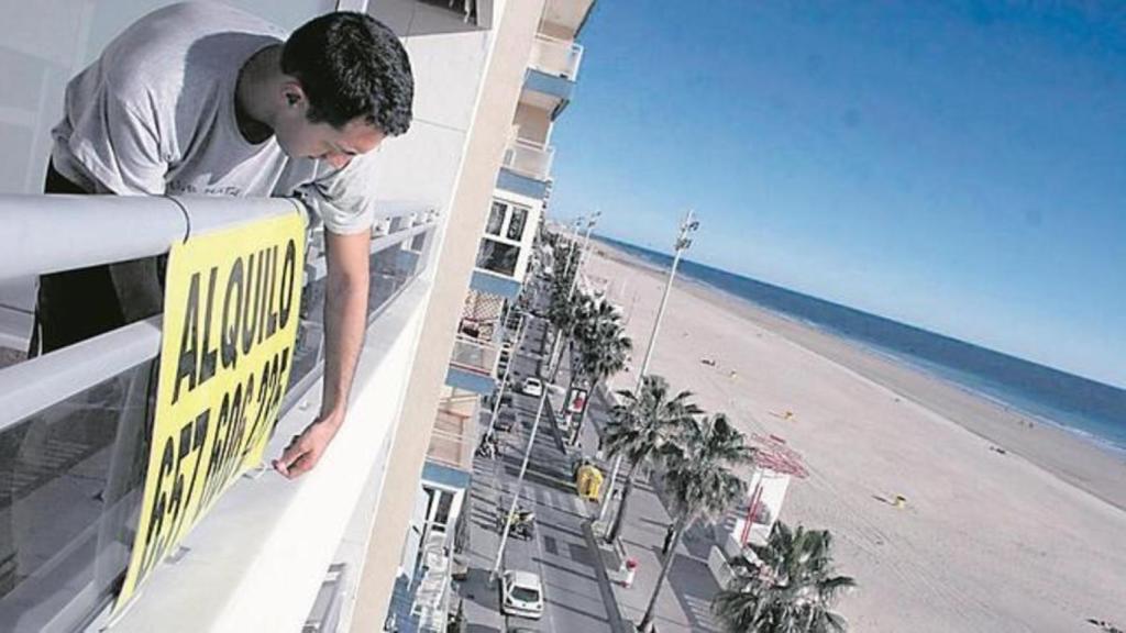 Imagen de un piso en alquiler en primera línea de playa.