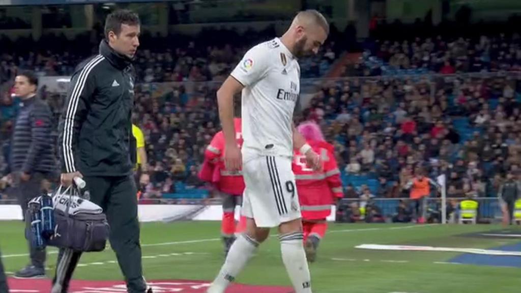 Karim Benzema se retira lesionado ante el Rayo Vallecano