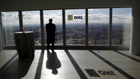 OHL mantiene la corrección en bolsa tras anunciar dos años más de ajustes