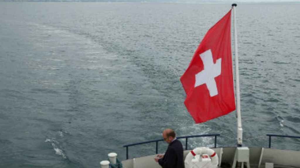Suiza vota este domingo si los bancos comerciales siguen emitiendo dinero