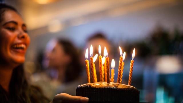 No estás cantando bien el 'Cumpleaños feliz', burro