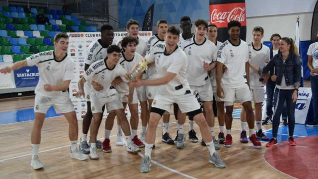 Real Madrid de baloncesto U18. Foto: u18cbunelco.com