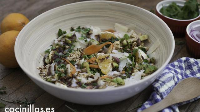 Ensalada de pollo de corral en crockpot con naranja