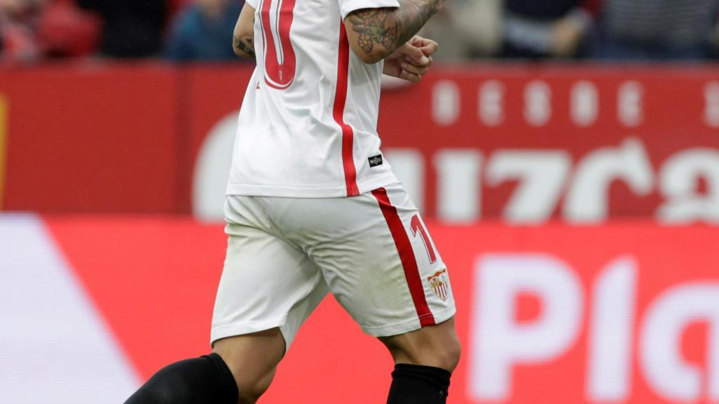 Banega, tras marcar de penalti el primer gol en el Sevilla - Girona de La Liga