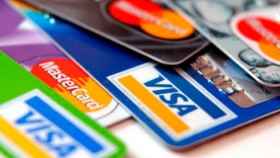 Uno de cada cinco españoles llega a fin de mes financiándose con tarjetas de crédito