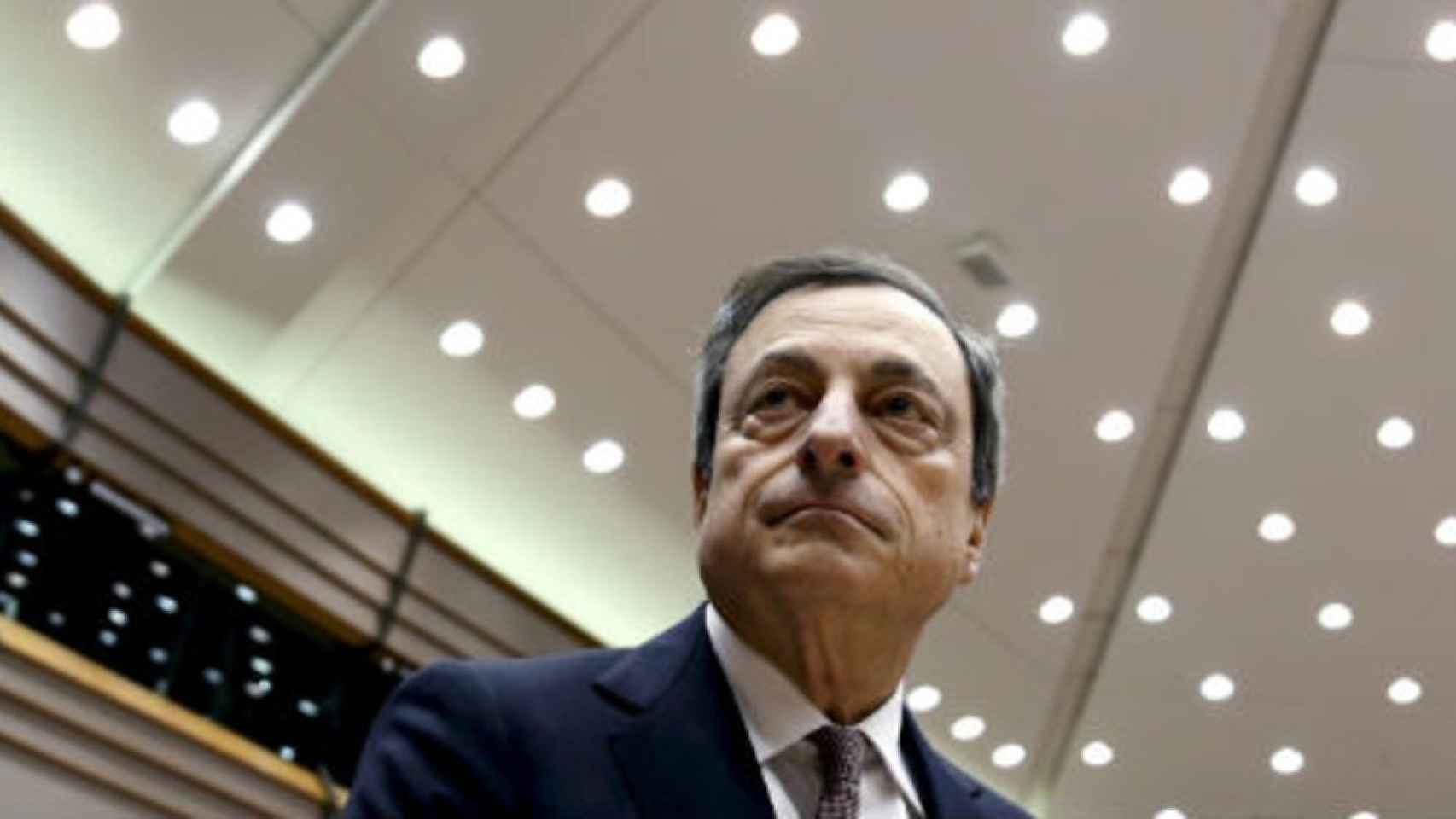 El BCE reducirá a la mitad sus compras, pero alarga 9 meses la duración del programa
