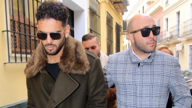 Manuel Cortés Bollo y Kiko Rivera llegando al funeral de Chiquetete.