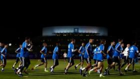 Entrenamiento del Real Madrid en Abu Dhabi para el Mundial de Clubes