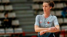 Elena Espiau , una de las tres arbitras que dirigirá el partido de la LEB Oro