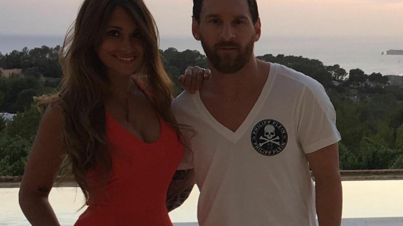 Antonella Roccuzzo y Leo Messi