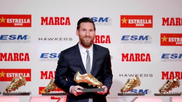 MESSI RECIBE SU QUINTA BOTA DE ORO