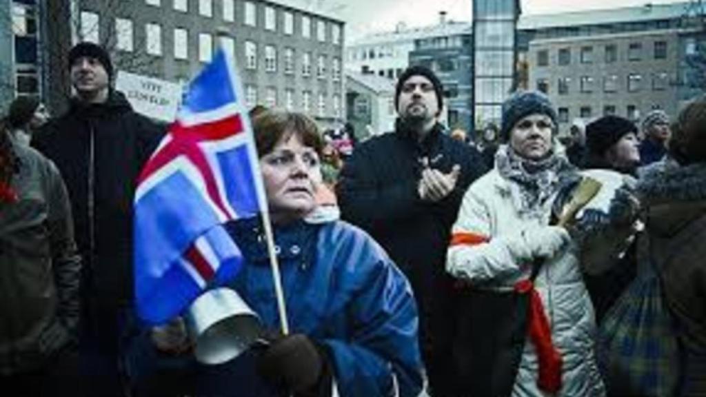Islandia levanta los controles de capital tras años de aislamiento económico