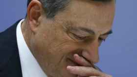 Draghi defiende mantener los estímulos y advierte de los riesgos de las fintech
