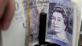 El temor a un 'Brexit duro' empuja a la libra a mínimos de abril de 2017 contra el dólar