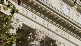 Detalle de la fachada del Palacio de la Bolsa de Madrid.