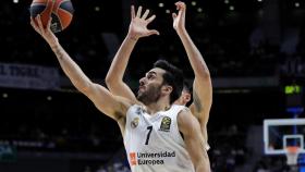 Campazzo logra una bandeja ante el Panathinaikos