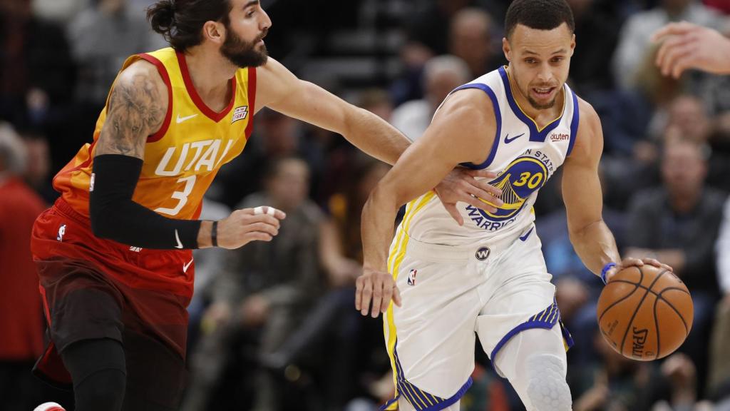 Ricky Rubio contra Curry de los Warriors