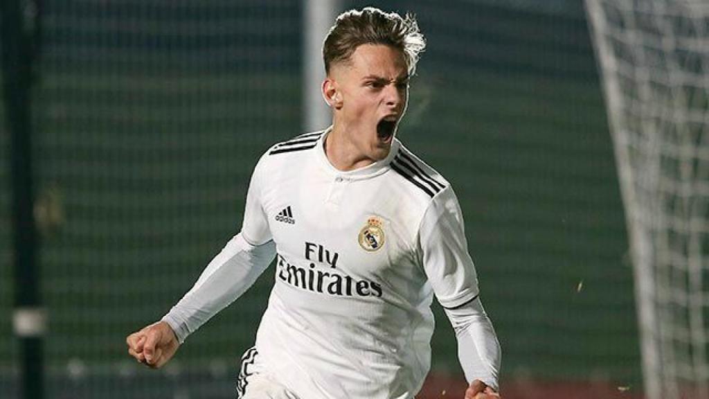 Dani Gómez celebra el gol de la remontada del Castilla