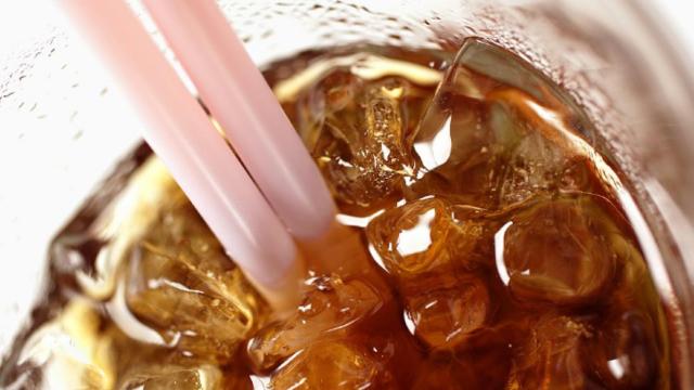 ¿Sirven los refrescos de espermicida? La ciencia no se pone de acuerdo.