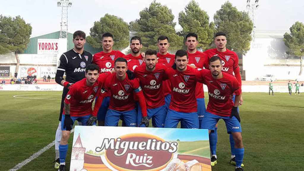 FOTO: Once de La Roda ante el Azuqueca.