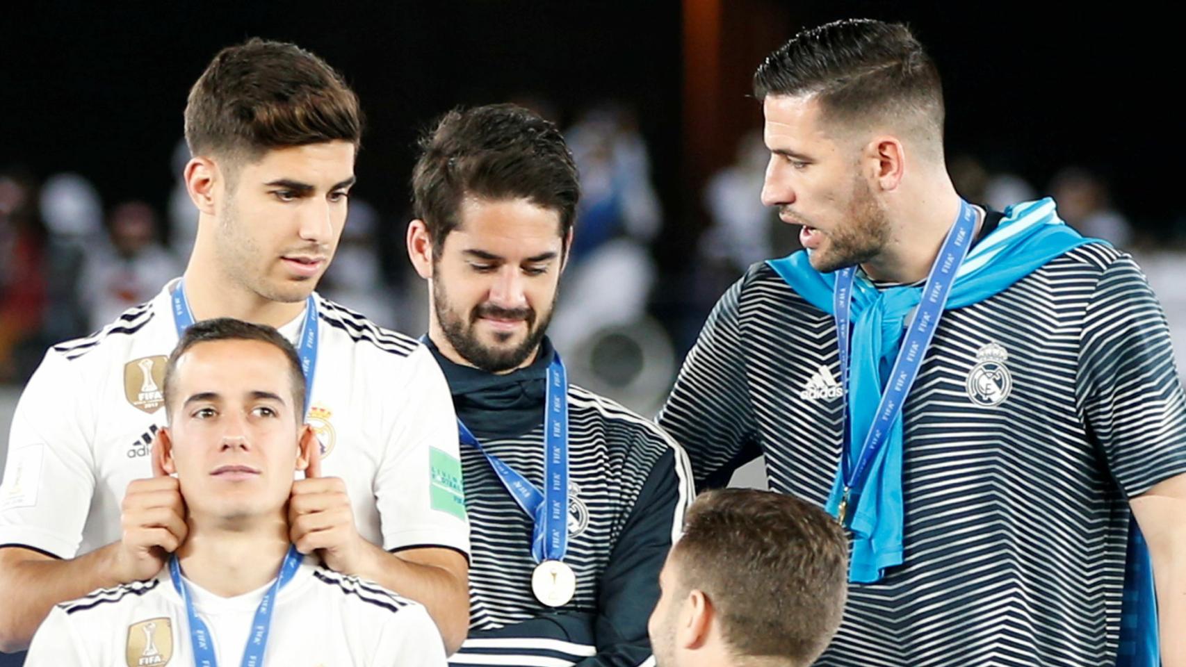 Isco junto a Asensio y Casilla