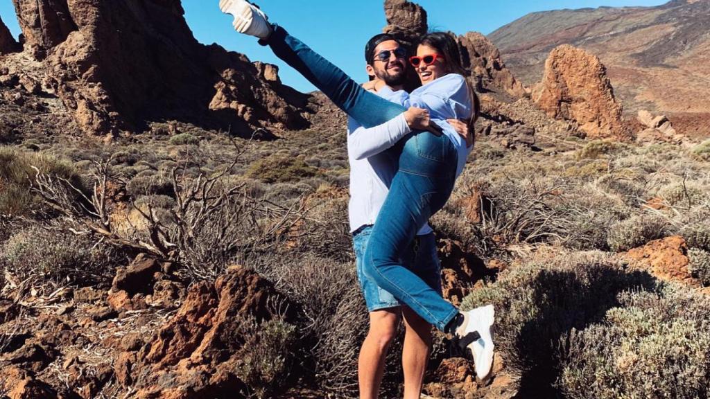 Isco junto a su novia en el Teide. Foto: Instagram (@iscoalarcon)