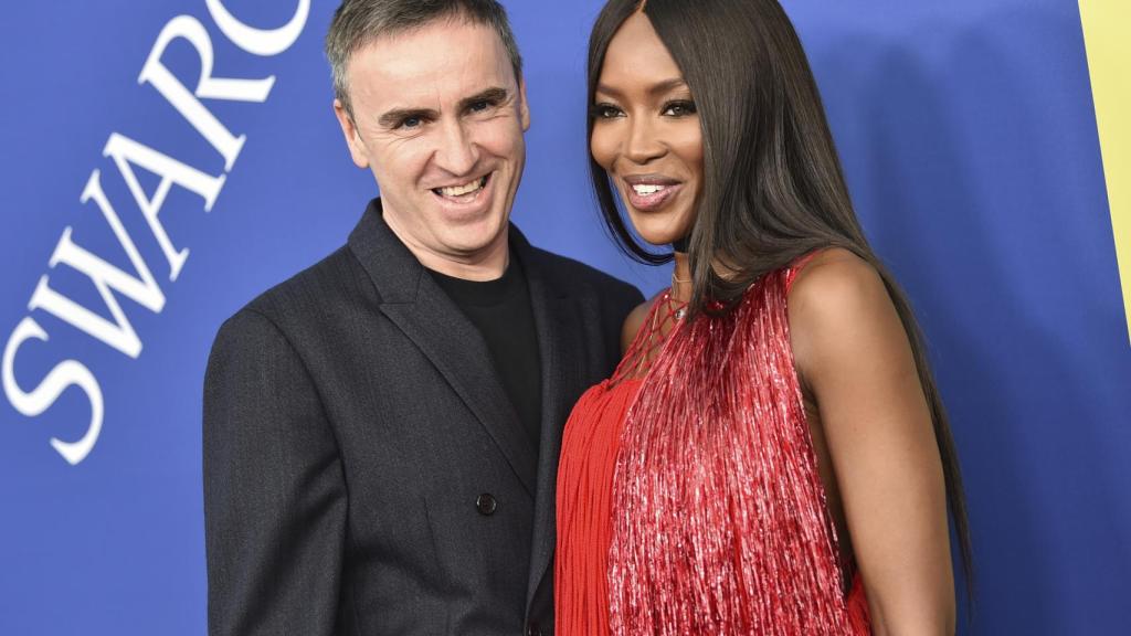 Raf Simons y Naomi Campbell