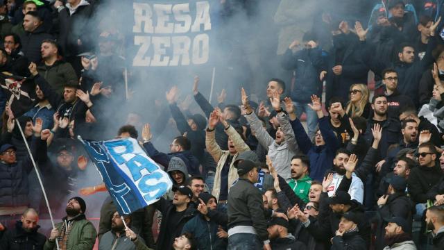 Aficionados en un partido de fútbol