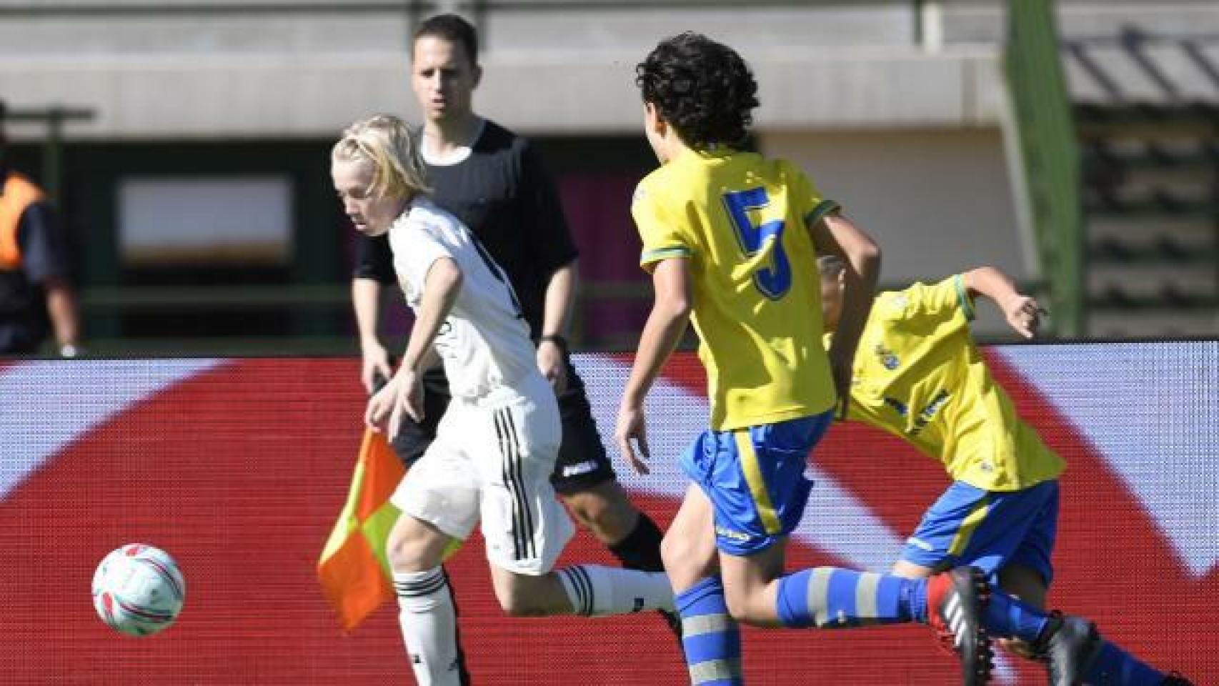 Daniel Gudjohnsen en un partido con el Infantil B. Foto: laliga.es