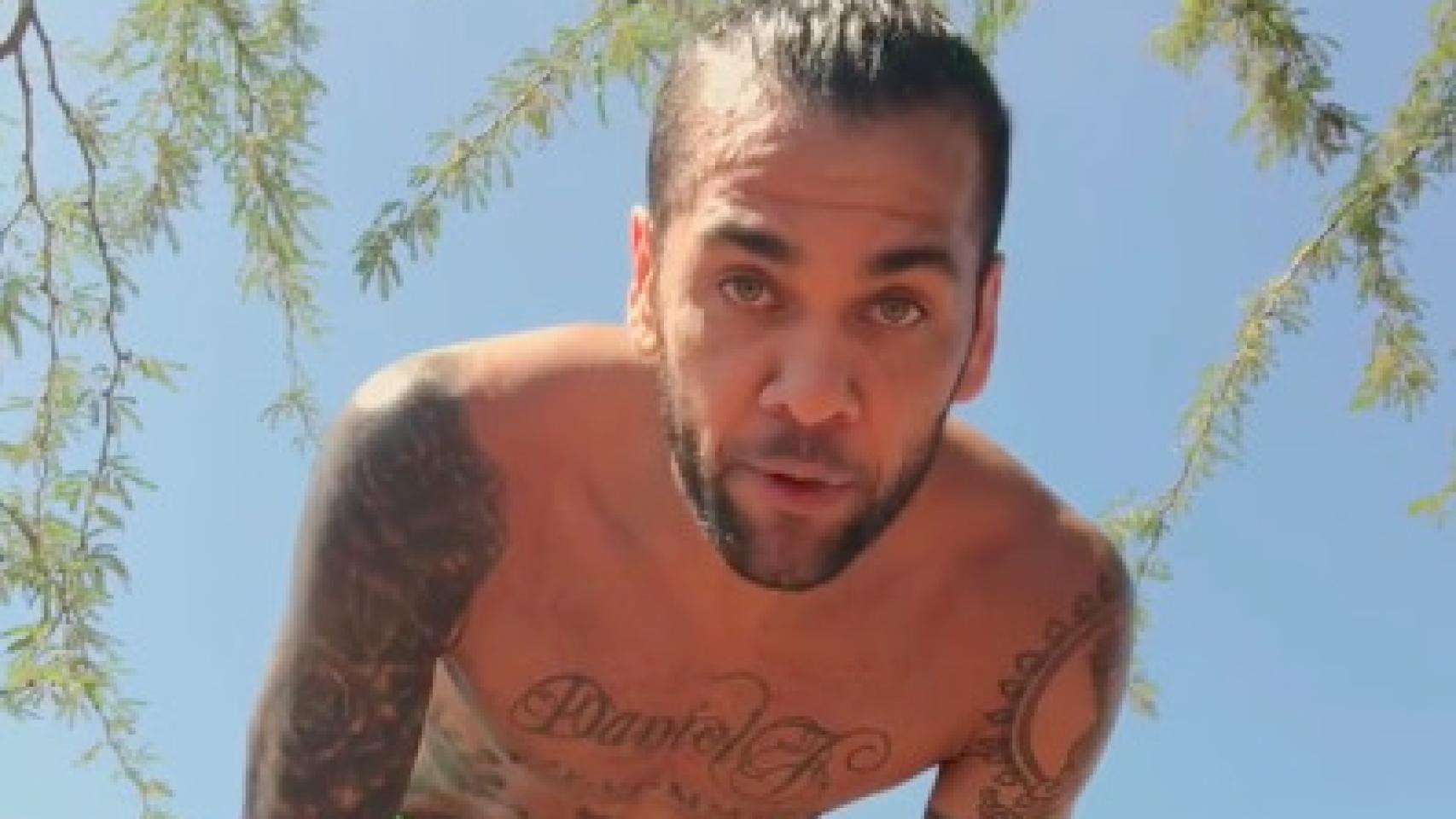 Alves publica un vídeo sobre su deseo para 2019 con un excremento en la mano