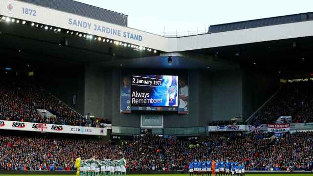 Recuerdo a las víctimas en el Ibrox Stadium en el partido entre Rangers y Celtic