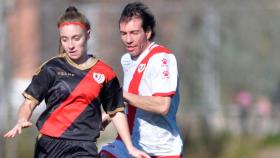 Partido amistoso entre el Rayo Femenino y los veteranos del Rayo Foto: Twitter (rayofemenino)