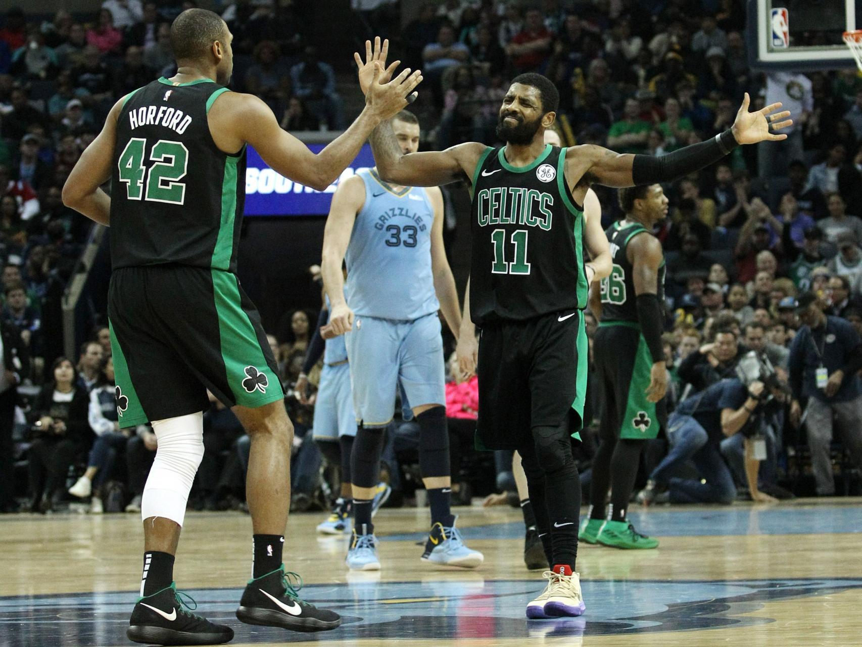 Irving ante Memphis Grizzlies