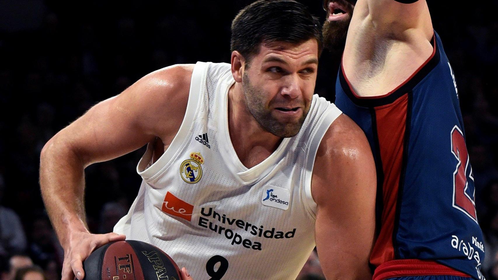 Felipe Reyes en un partido con el Real Madrid