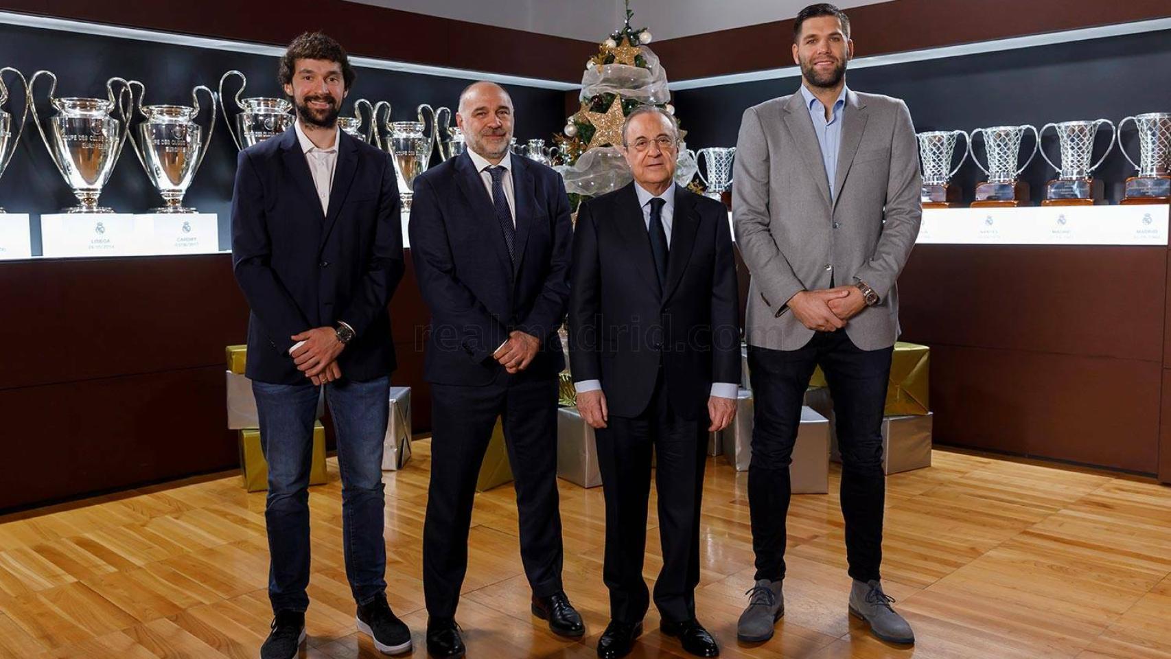 El Real Madrid de baloncesto desea un feliz 2019