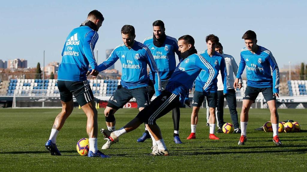 Los jugadores del Real Madrid en el entrenamineto