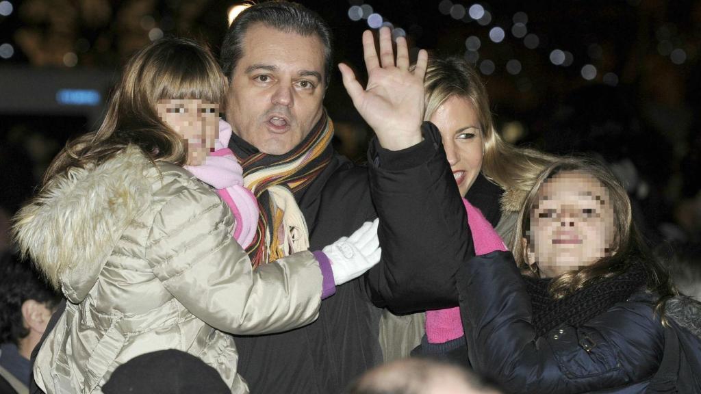 Ramón García y su familia en la Cabalgata