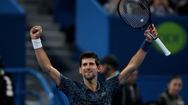 Novak Djokovic celebra su victoria en Doha