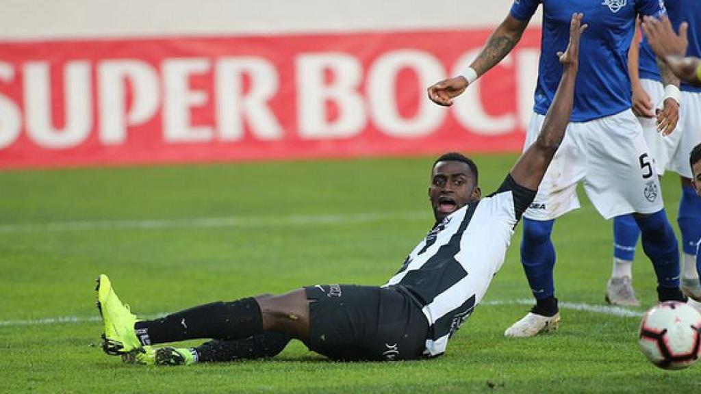 Jackson Martínez durante un partido con el Portimonense. Foto: portimonense.pt