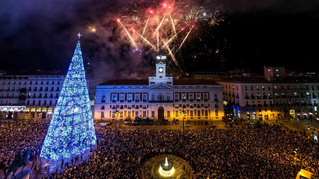 20.000 personas se congregaron en la Puerta del Sol en Madrid esta Nochevieja.