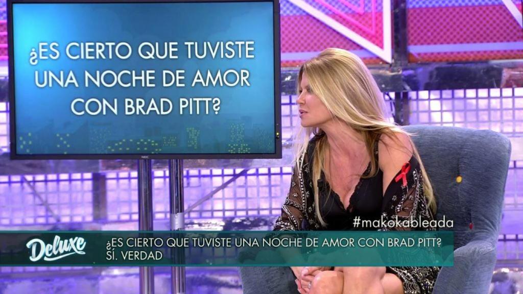 Makoke en 'Sábado Deluxe' hablando de su noche de amor con Brad Pitt.