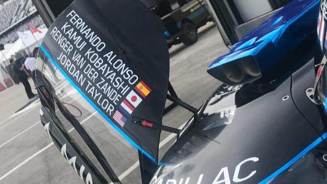 El Cadillac de Fernando Alonso. Foto: Twitter (@DISupdates)