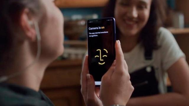 Los invidentes verán las expresiones de los demás con el Huawei Mate 20 Pro y esta app