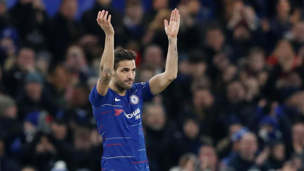 Fàbregas devuelve la ovación al público de Stamford Bridge tras ser sustituido