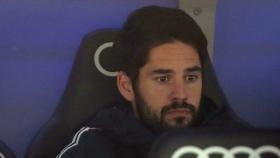 Isco Alarcón, en el banquillo del Santiago Bernabéu ante la Real Sociedad