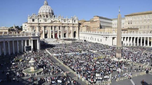 El Vaticano se pasa al deporte: crea un equipo de atletismo con curas y guardias